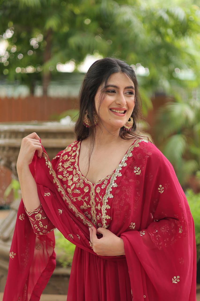 Gown with Dupatta Collection 2025 – A Glamorous PInk Shade Gown Ensemble for Every Occasion!