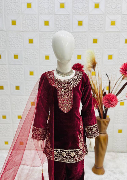 Premium Viscose Velvet Kurta‑Pant‑Dupatta Set – Heavy Embroidery Sequins Work