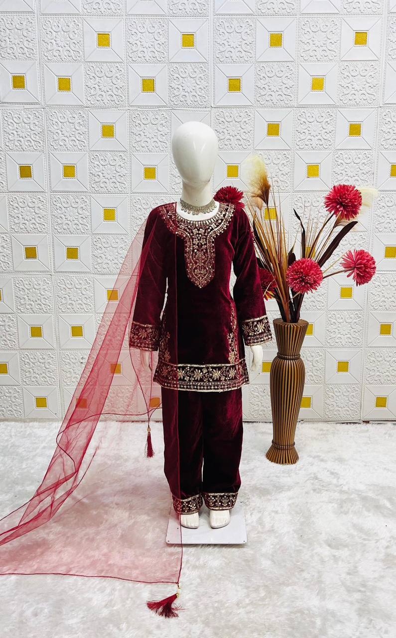 Premium Viscose Velvet Kurta‑Pant‑Dupatta Set – Heavy Embroidery Sequins Work