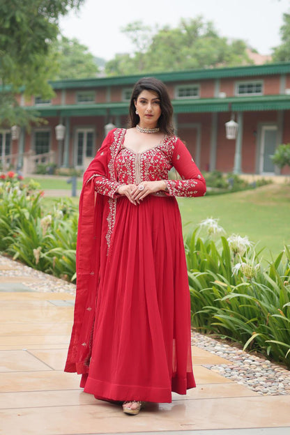 Glamorous 2025 Premium Readymade Gowns – Redefine Elegance!