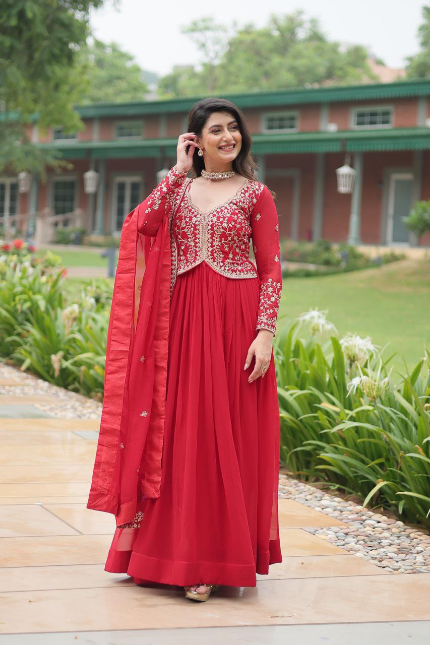 Glamorous 2025 Premium Readymade Gowns – Redefine Elegance!