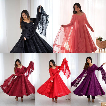 Premium Velvet Top‑Pant‑Batwa Set – Zari Embroidery, Real Mirror