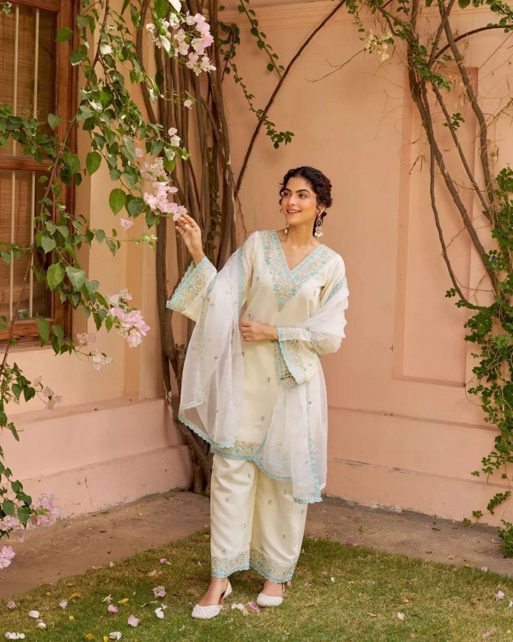 Wedding Special White Bul Bul Suit Set – A Touch of Royalty for Your Special Day!