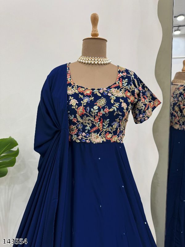 Elegant Heavy Crepe Embroidered Kurti Pant Set with Dupatta