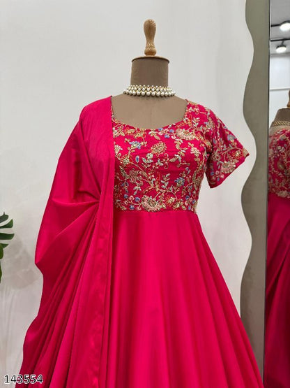 Elegant Heavy Crepe Embroidered Kurti Pant Set with Dupatta