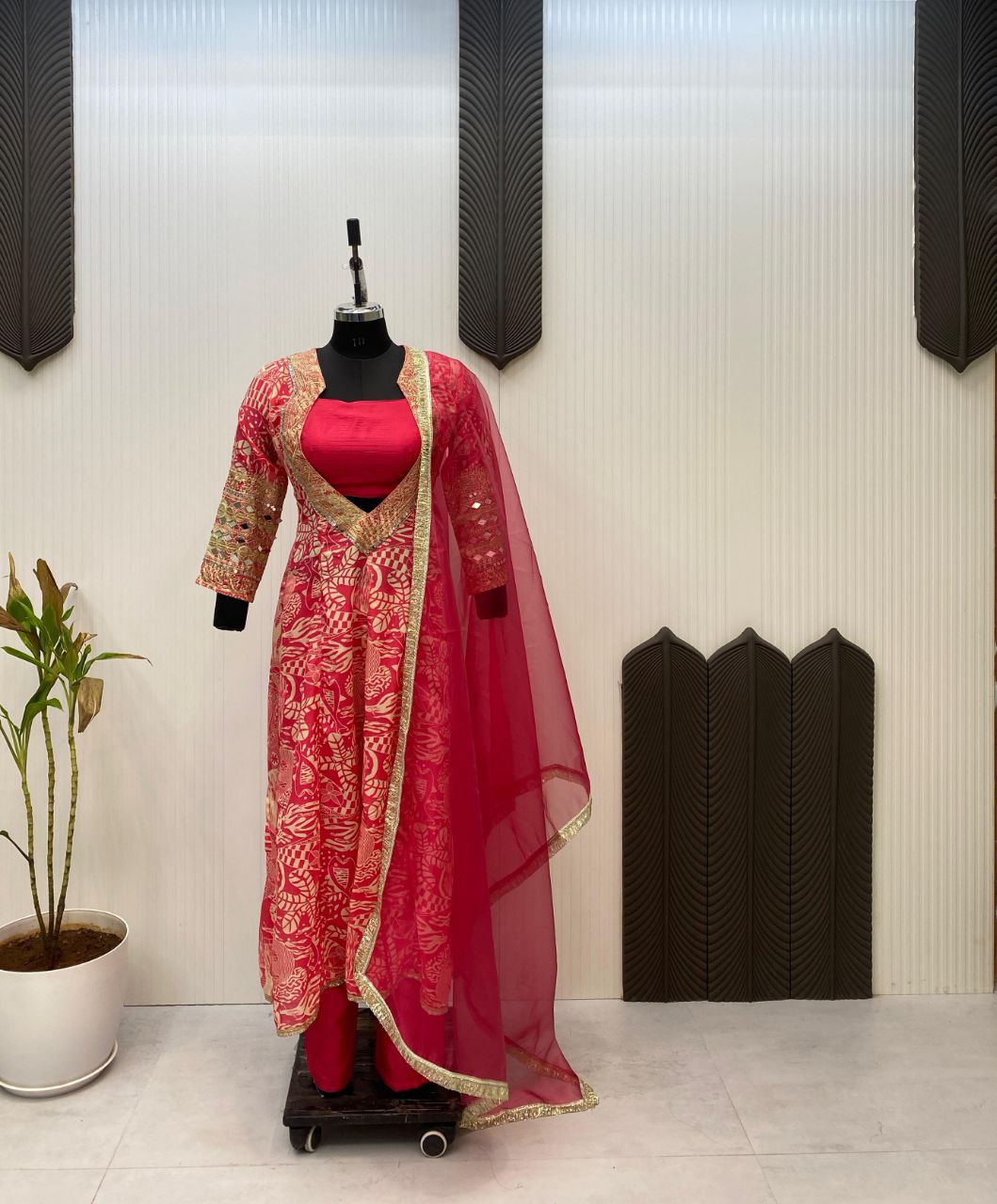 New Trendy 4-Piece Indo Western Set – Embroidered Chinon Top, Blouse, Pant & Organza Dupatta