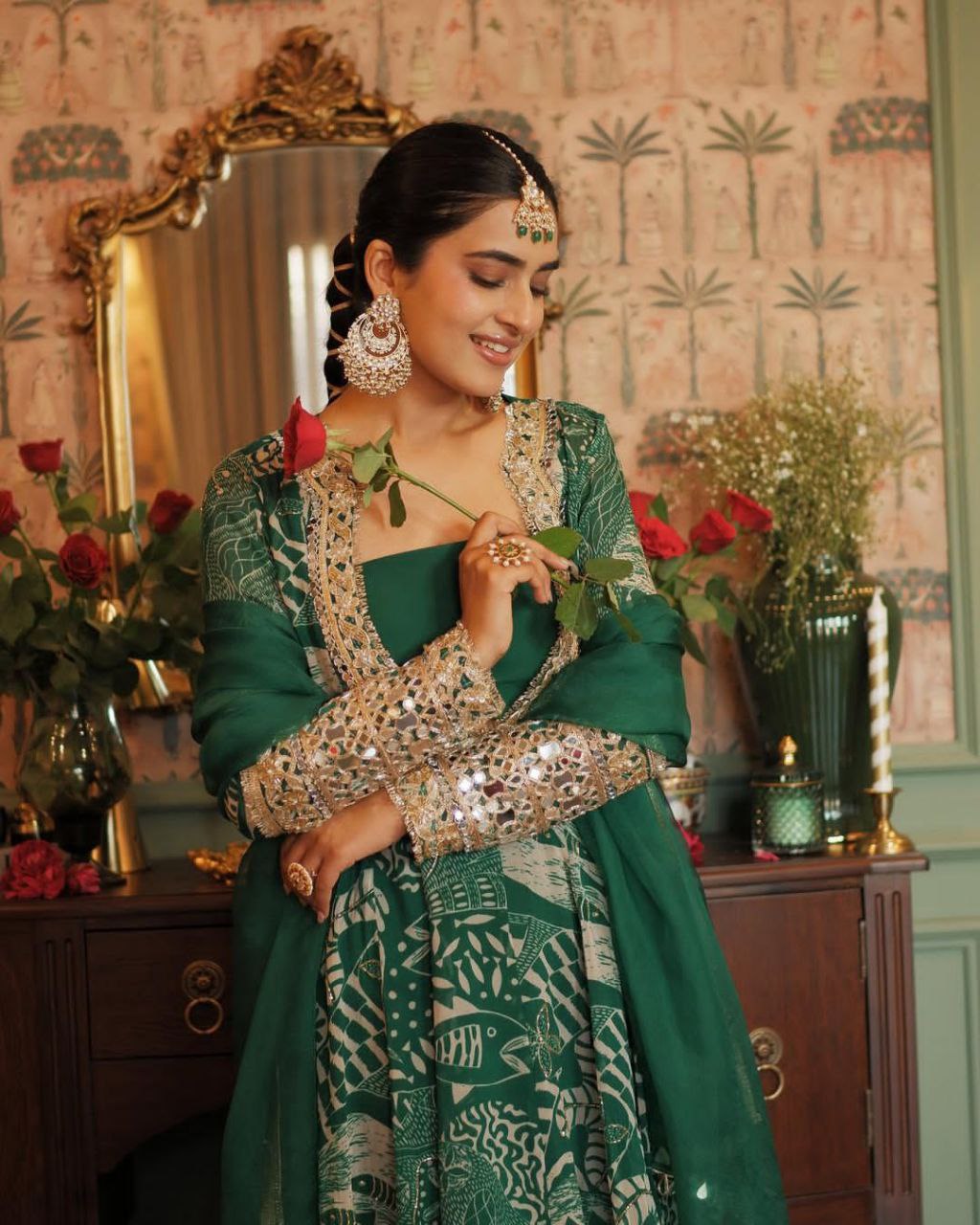 New Trendy 4-Piece Indo Western Set – Embroidered Chinon Top, Blouse, Pant & Organza Dupatta