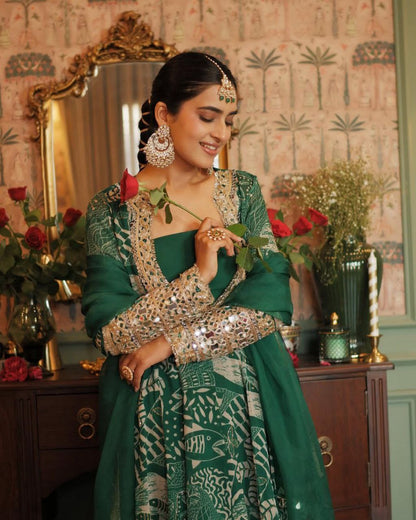 New Trendy 4-Piece Indo Western Set – Embroidered Chinon Top, Blouse, Pant & Organza Dupatta