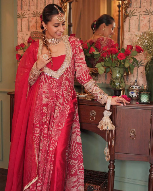 New Trendy 4-Piece Indo Western Set – Embroidered Chinon Top, Blouse, Pant & Organza Dupatta