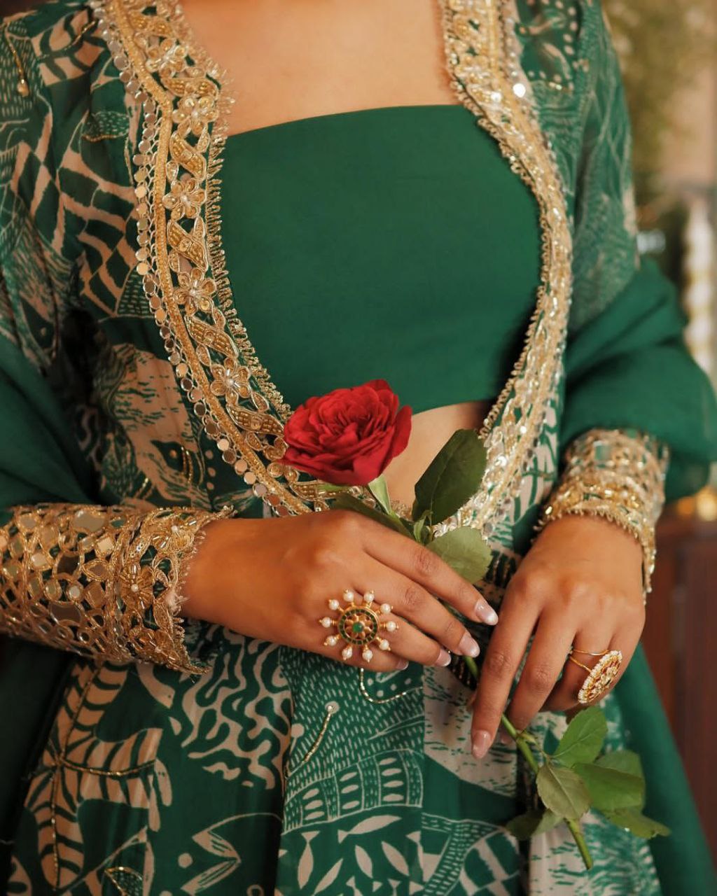 New Trendy 4-Piece Indo Western Set – Embroidered Chinon Top, Blouse, Pant & Organza Dupatta