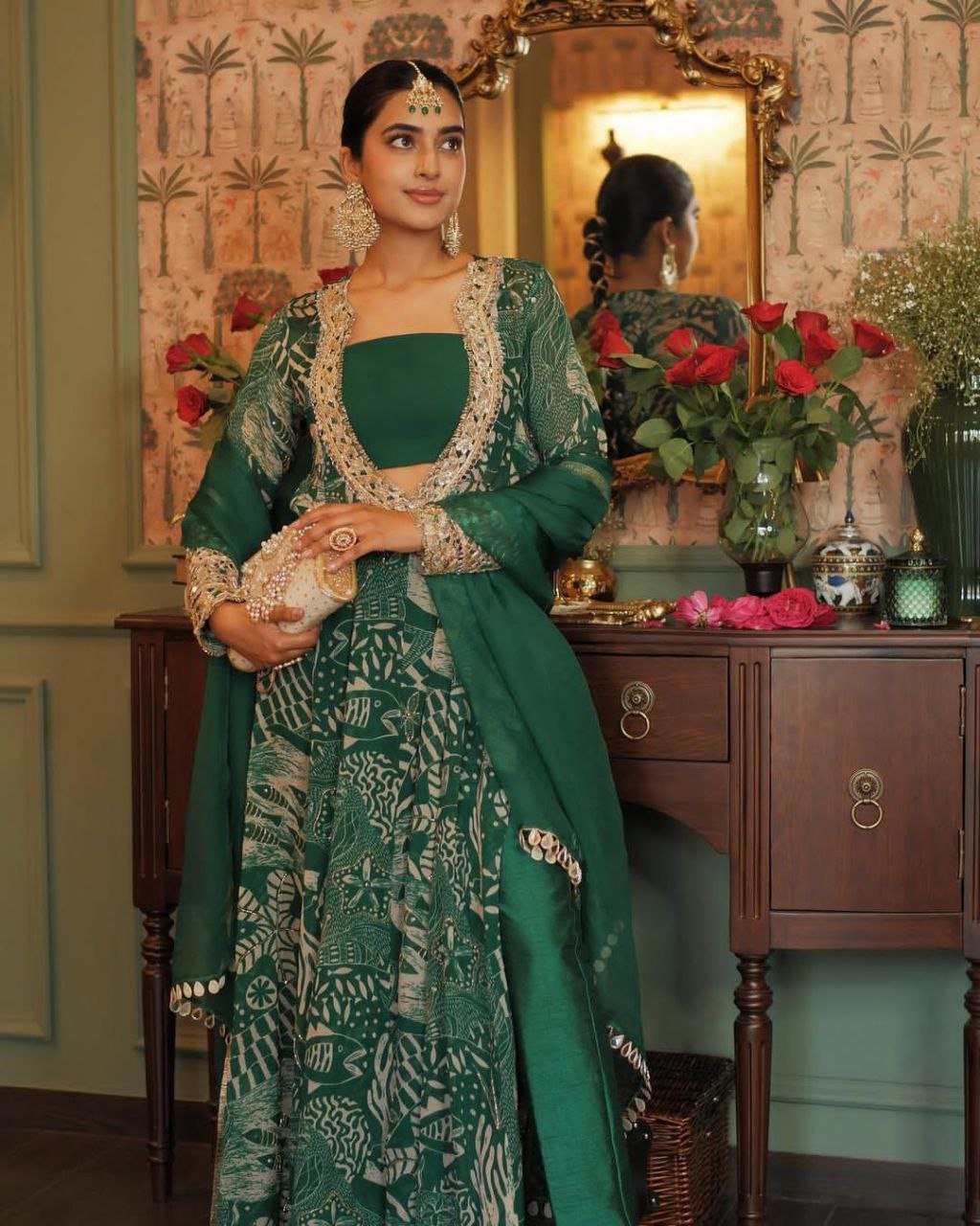 New Trendy 4-Piece Indo Western Set – Embroidered Chinon Top, Blouse, Pant & Organza Dupatta