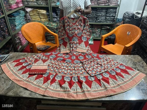 Premium Cotton Kurti Pant & Dupatta Set – Ikkat Print | Neck Handwork | 4-Meter Ghera