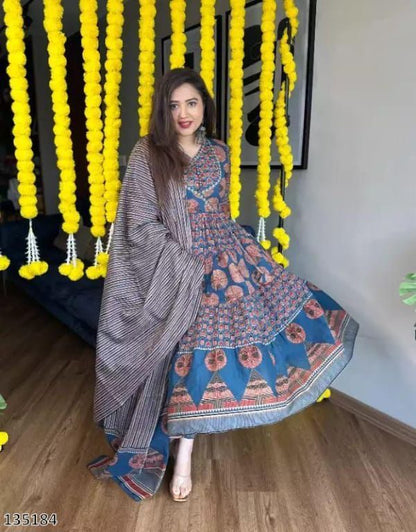 Premium Cotton Kurti Pant & Dupatta Set – Ikkat Print | Neck Handwork | 4-Meter Ghera
