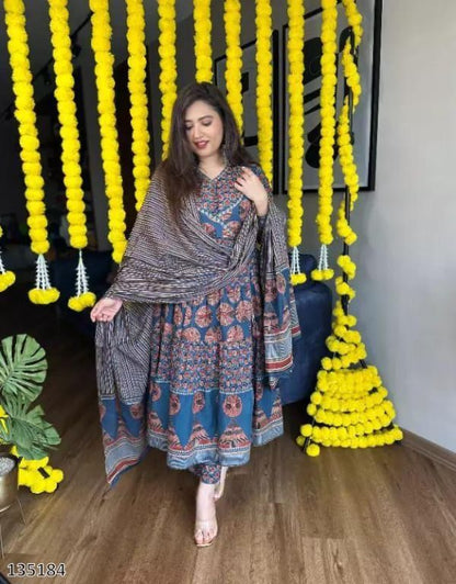 Premium Cotton Kurti Pant & Dupatta Set – Ikkat Print | Neck Handwork | 4-Meter Ghera