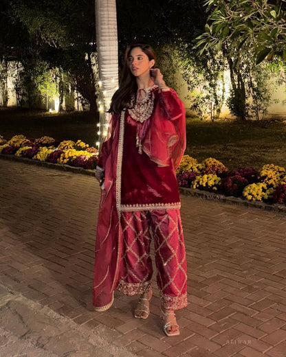 Women’s Velvet Designer Kurta Pant Dupatta Set | Winter Festive Wear with Sequence Embroidery | Fully Stitched Party & Wedding Outfit (M–XXL)