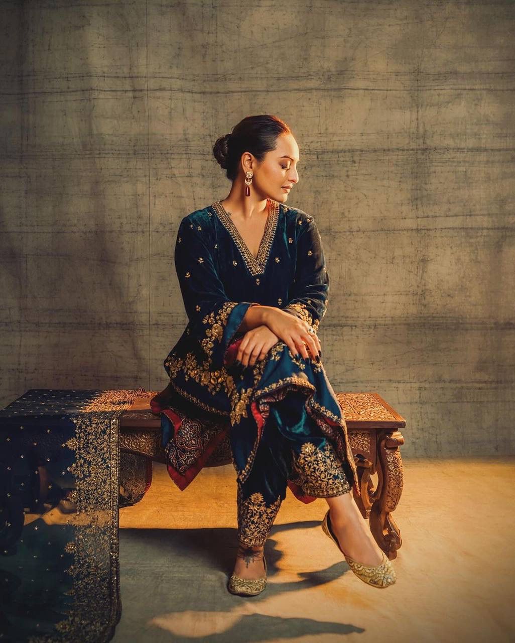 Women’s Heavy Velvet Embroidered Kurti Palazzo Set with Georgette Dupatta – Fully Stitched Festive Wear