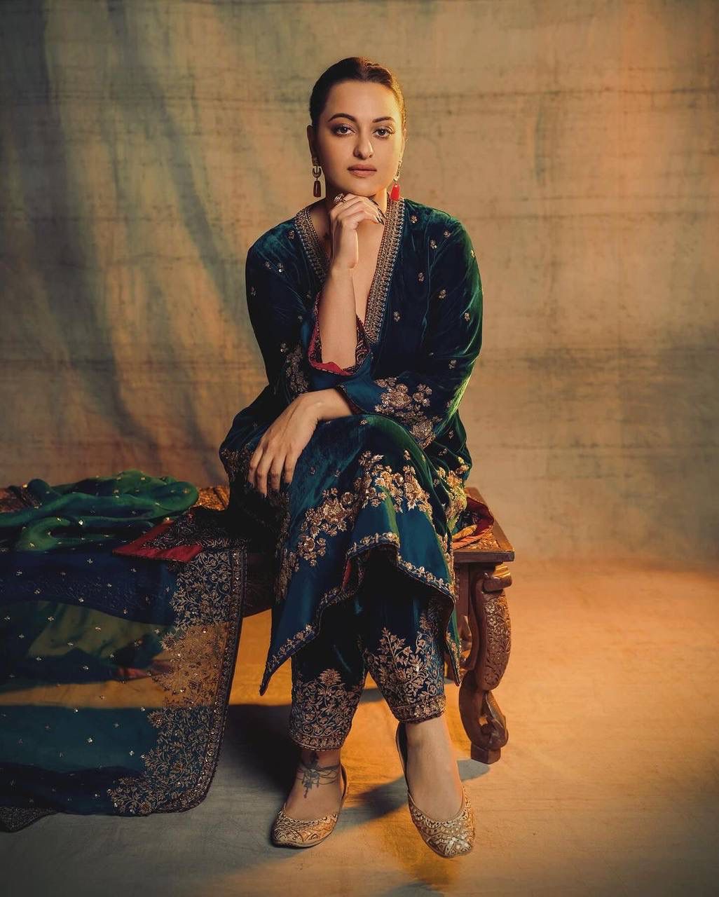 Women’s Heavy Velvet Embroidered Kurti Palazzo Set with Georgette Dupatta – Fully Stitched Festive Wear