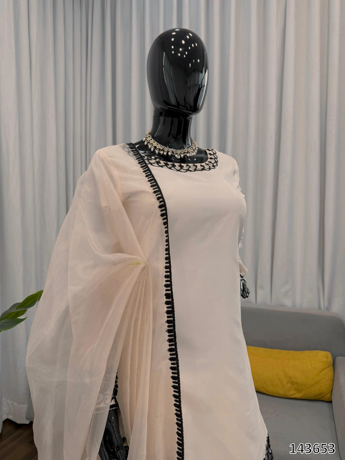 Natural Crep Elegant 3-Piece Designer Set | Comfort Meets Style