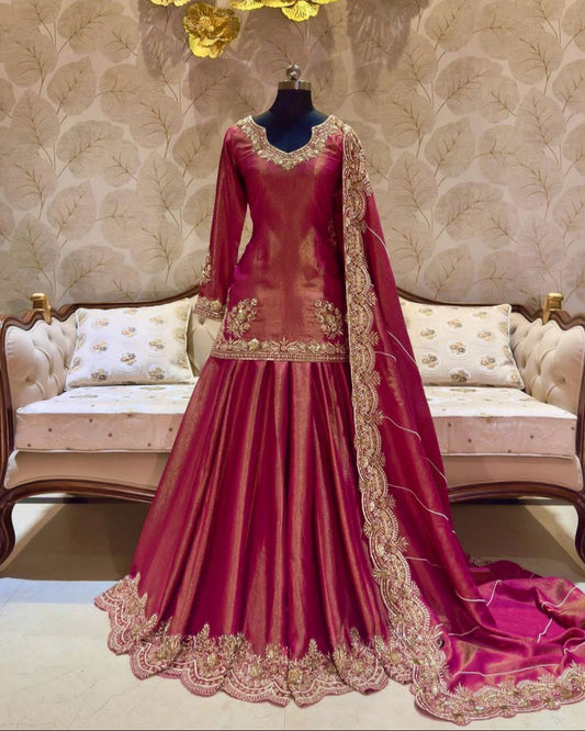 south indian party wear dresses Buy south indian traditional gown at INR 2400 online from Inli Exports Party -wear Gowns : Kalyani Gown Series